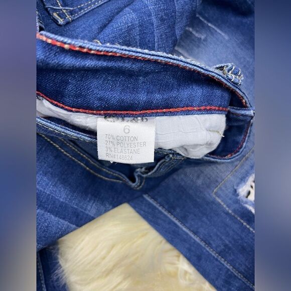 L&B Blue Denim leopard Animal Print Patch
Cuffed crop pants sz 6 - Picture 3 of 8